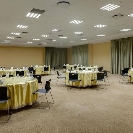 Protea Hotel By Marriott Benin City Select Emotan Exterior foto