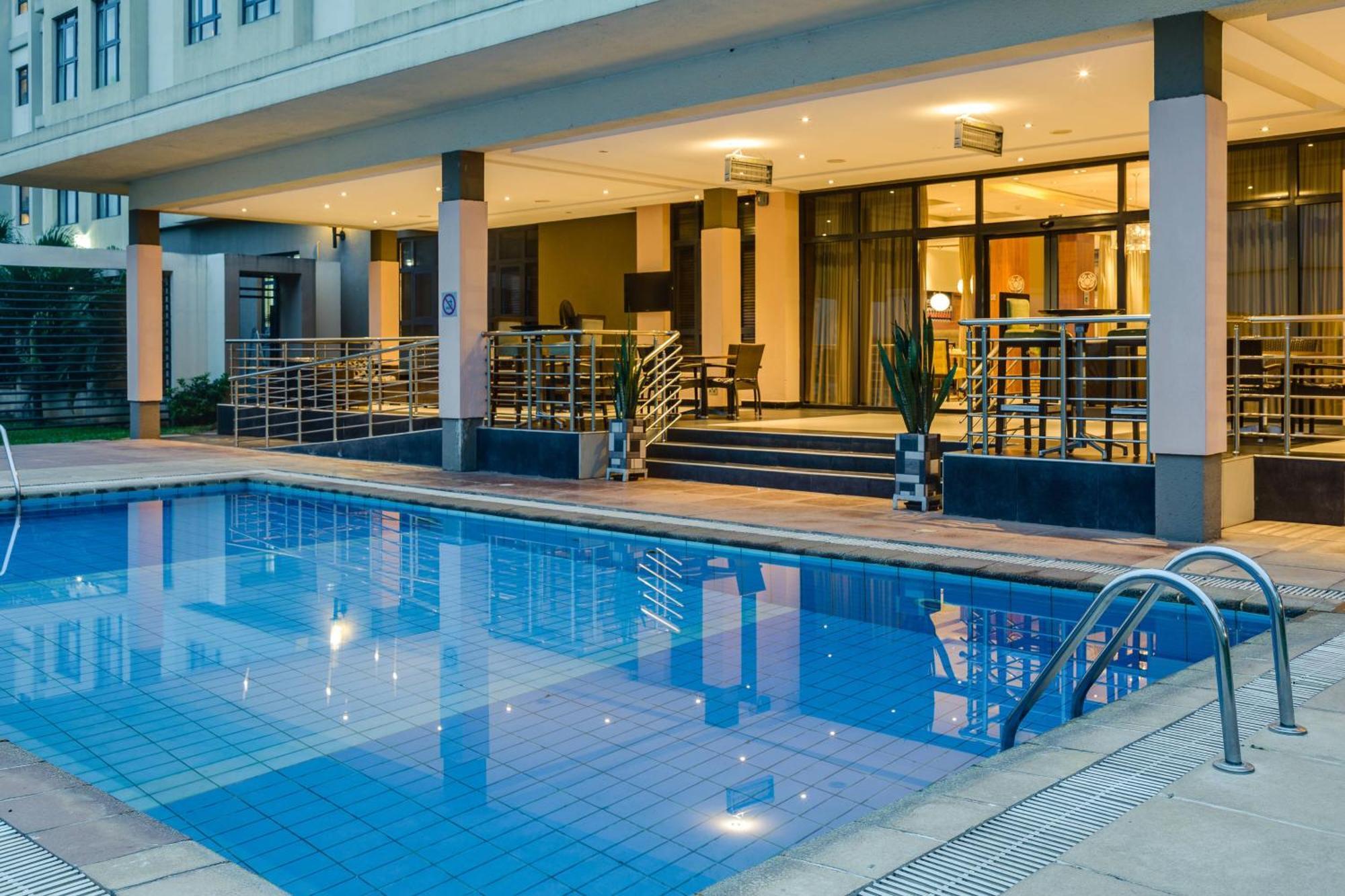 Protea Hotel By Marriott Benin City Select Emotan Exterior foto