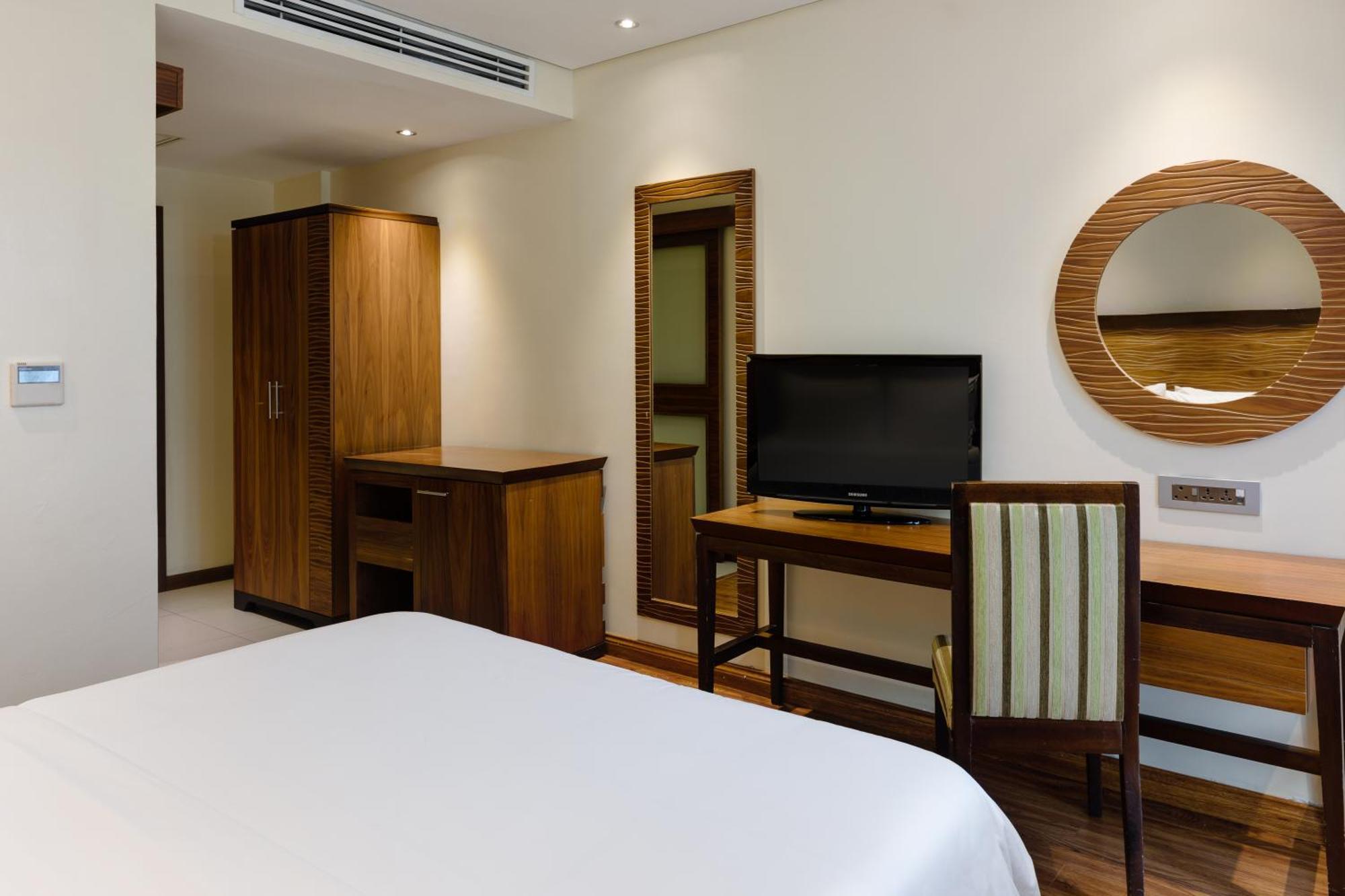 Protea Hotel By Marriott Benin City Select Emotan Exterior foto
